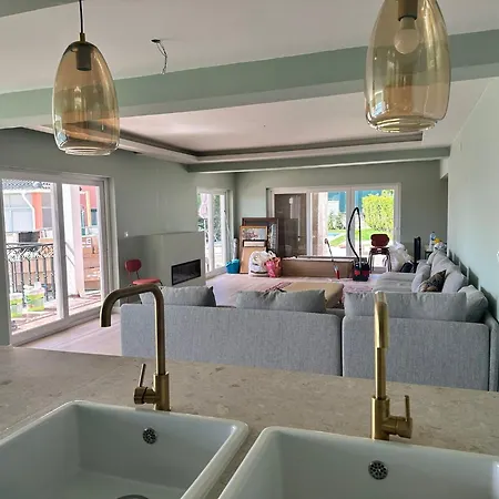 Retreat Villa, Full Amenities, Up To 40ppl Lisbon