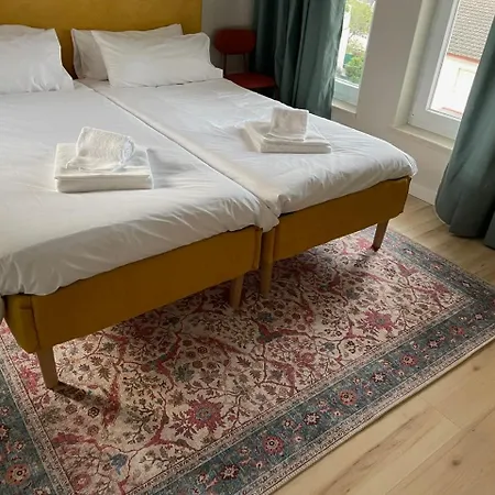 Villa Retreat Villa, Full Amenities, Up To 40ppl Lisbon