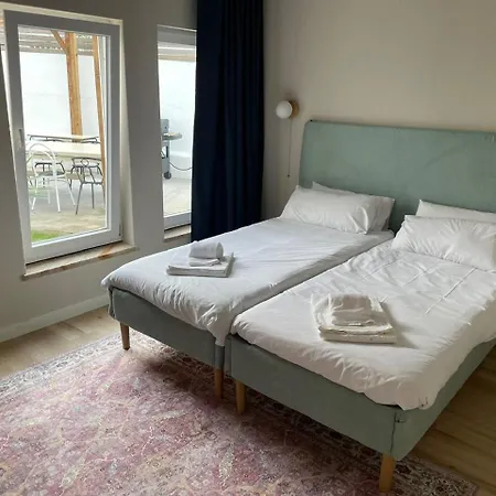 Retreat Villa, Full Amenities, Up To 40ppl Villa Lisbon