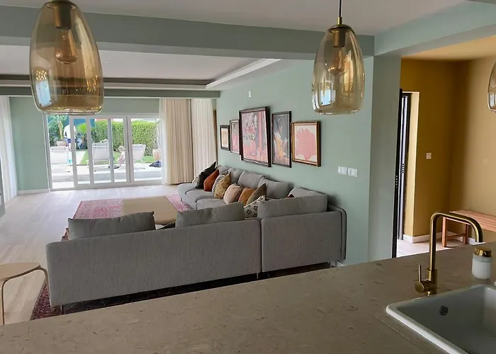 Retreat Villa, Full Amenities, Up To 40ppl Villa Lisboa