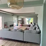 Retreat Villa, Full Amenities, Up To 40ppl Лиссабон