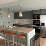 Retreat Villa, Full Amenities, Up To 40ppl Лиссабон