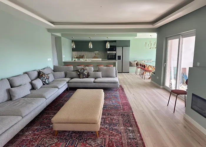 빌라 Retreat Villa, Full Amenities, Up To 40ppl 리스본